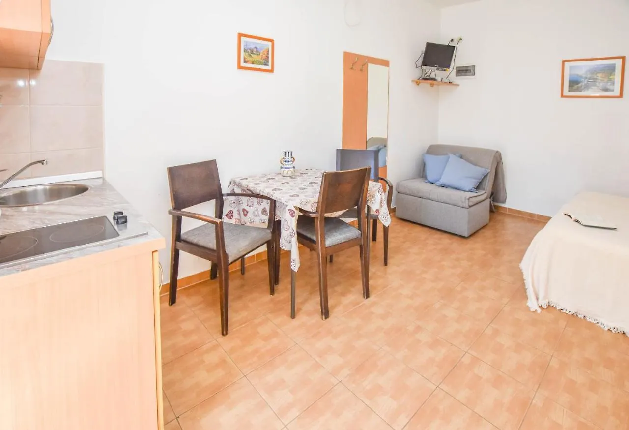Apartments Flora Pakostane Croatia